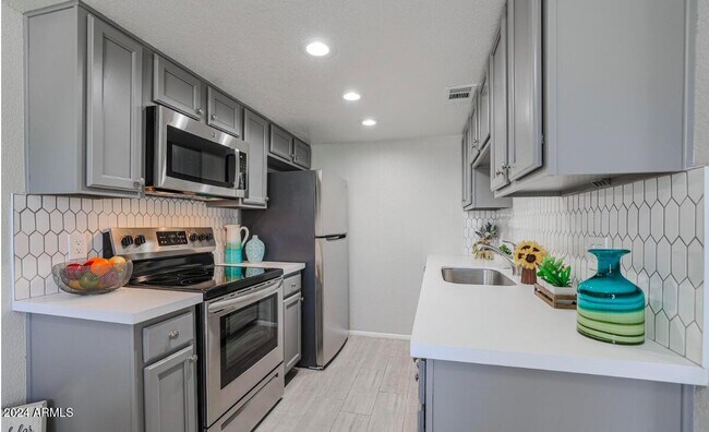 property at 3402 N 32nd St