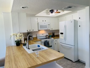 1087 Baffin Dr in Venice, FL - Building Photo - Building Photo