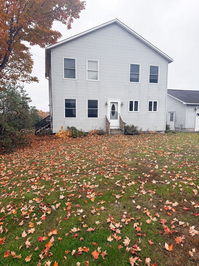 167 Main St in Canaan, ME - Building Photo - Building Photo