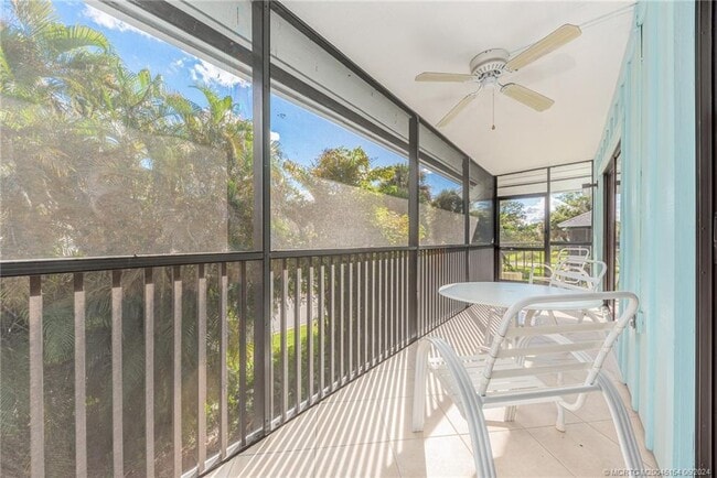 4095 SE Centerboard Ln