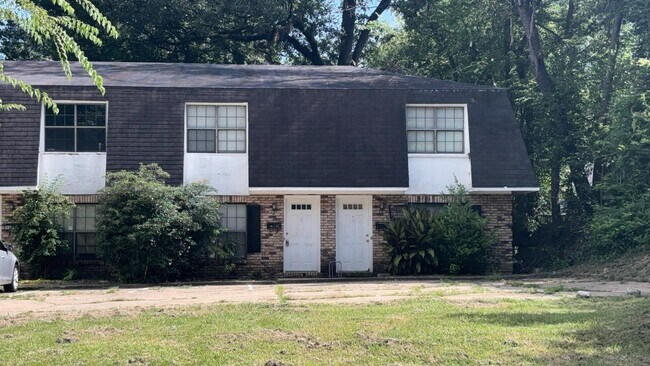 property at 929 Poplar Blvd