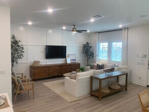 27113 W Scrub Oak Ct in Valencia, CA - Building Photo - Building Photo