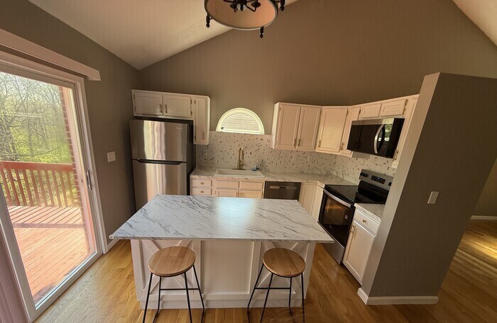 7410 Sterling Springs Way in Burlington, KY - Building Photo