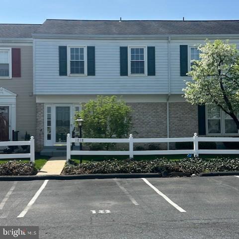 property at 1818 Carlton Dr