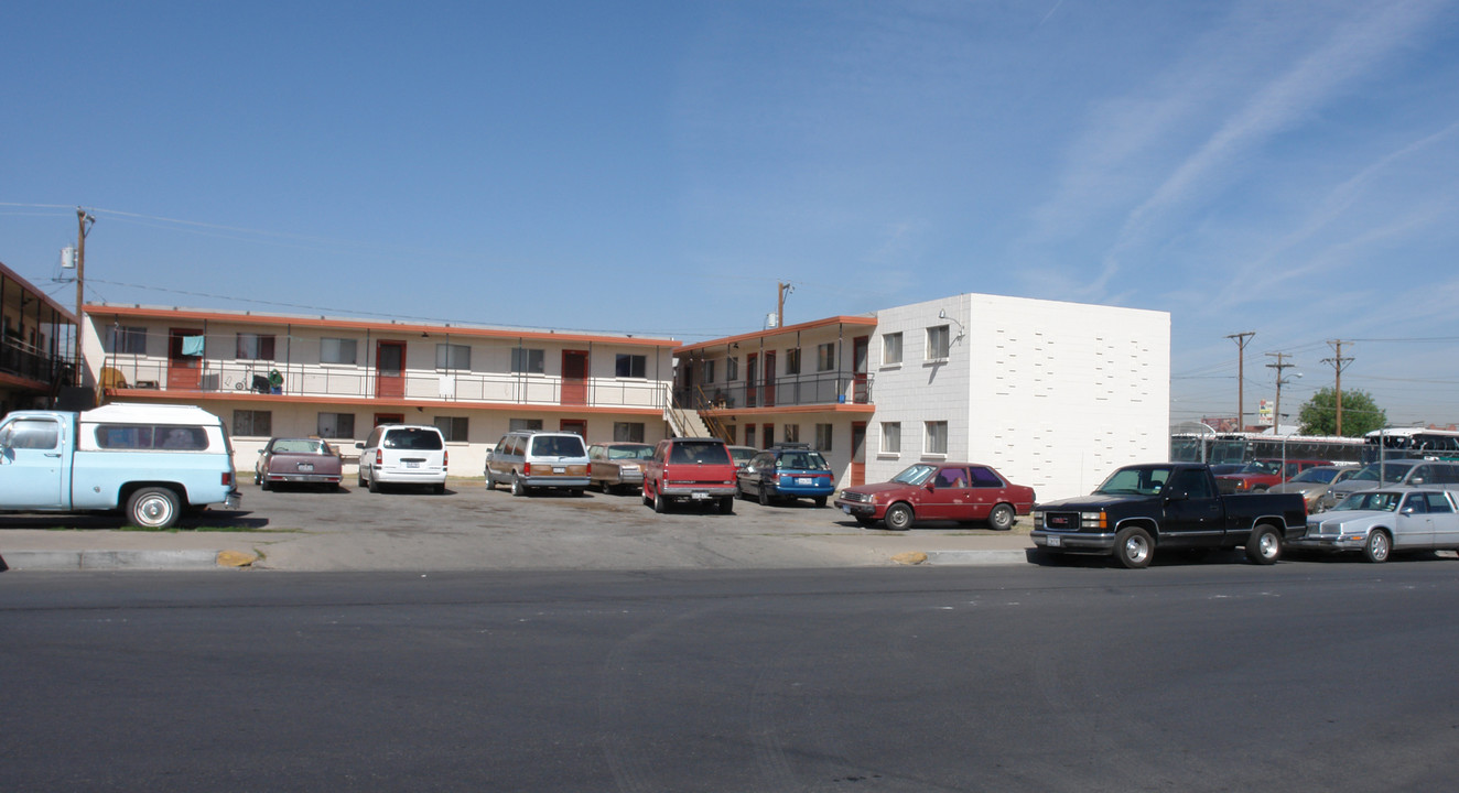 915 S Mesa St in El Paso, TX - Building Photo