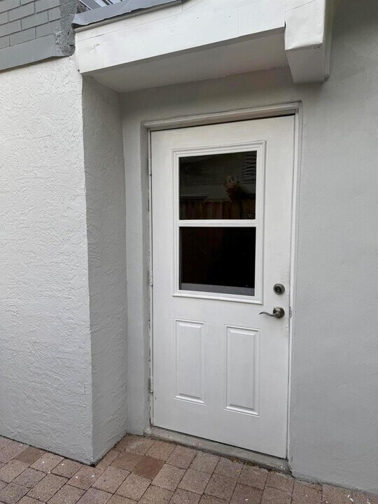 1299 Stoneway Ln in West Palm Beach, FL - Building Photo