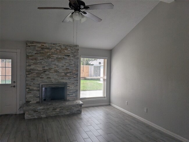 5813 Misty Meadow St in League City, TX - Foto de edificio - Building Photo