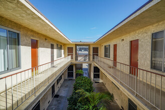 3588 S Centinela Ave in Los Angeles, CA - Building Photo - Building Photo