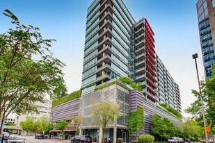 800 Elgin Rd in Evanston, IL - Building Photo