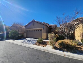 8977 College Green St in Las Vegas, NV - Foto de edificio - Building Photo