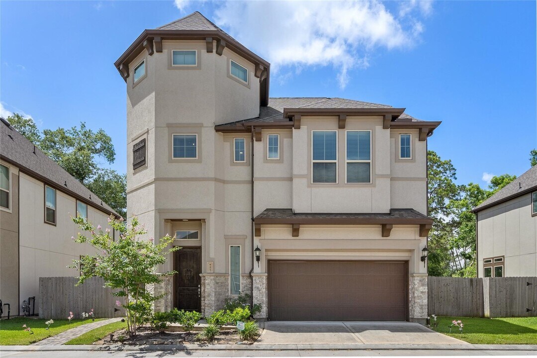 927 W Lacey Garden Loop in Houston, TX - Building Photo