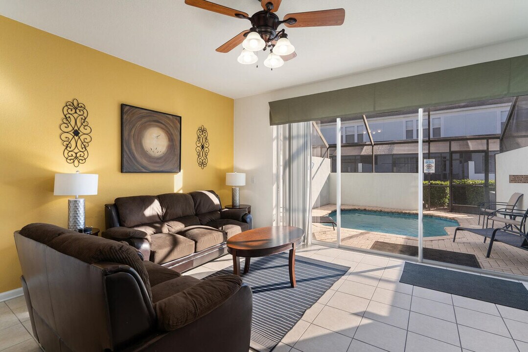 7678 Otterspool St in Kissimmee, FL - Building Photo