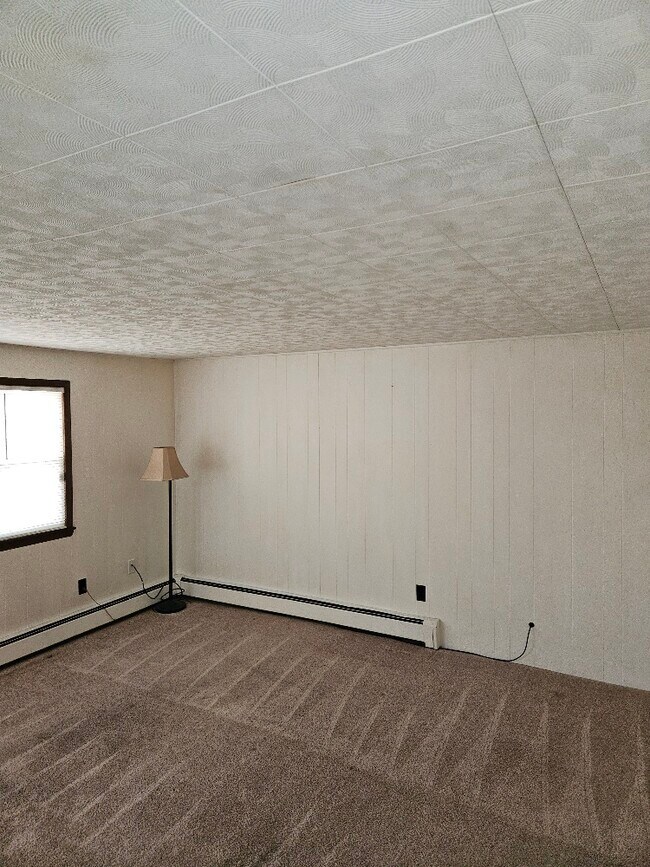 70 Elm St, Unit 70 #2 in Southbridge, MA - Building Photo - Building Photo