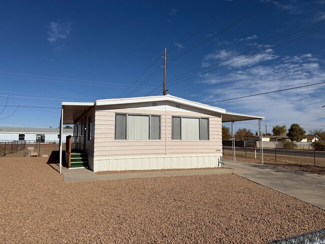 2995 E Ames Ave in Kingman, AZ - Foto de edificio - Building Photo