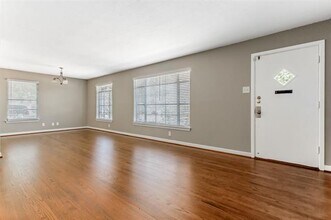 511 Classen Dr in Dallas, TX - Building Photo - Building Photo