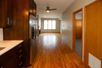 1420 W Ohio St, Unit J04W in Chicago, IL - Foto de edificio - Building Photo