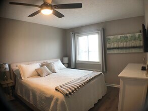 102 Clarendon Dr in Noblesville, IN - Building Photo - Building Photo