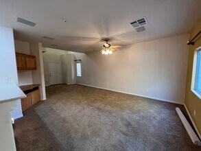 8405 Teton Crest Pl in Las Vegas, NV - Building Photo - Building Photo