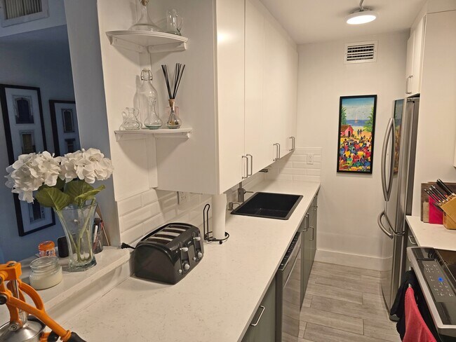 3304 Virginia St, Unit Virginia Oaks 5B in Miami, FL - Building Photo - Building Photo