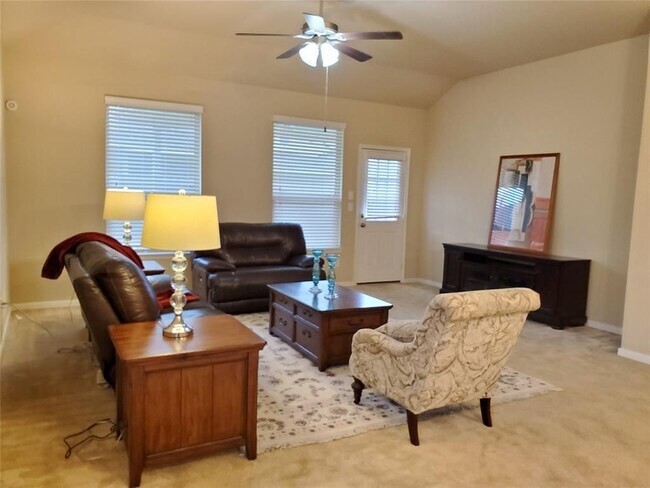 15610 Whisper Woods Dr in Cypress, TX - Building Photo - Building Photo