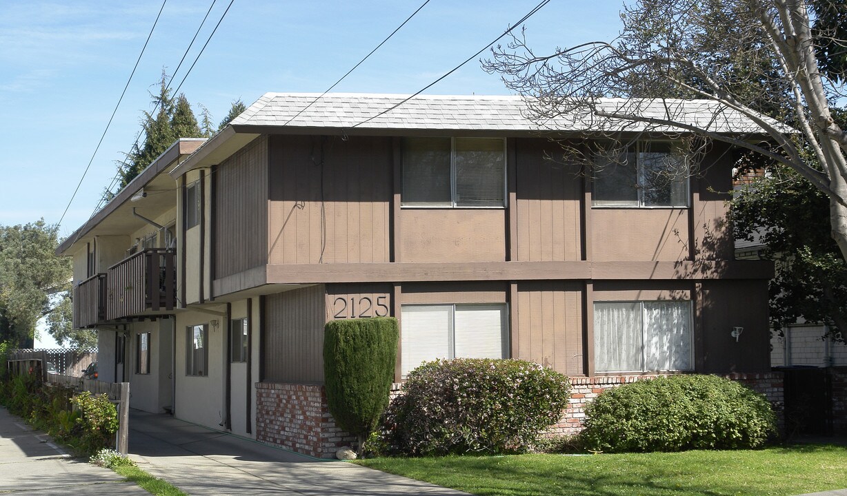 2125 Pacific Ave in Alameda, CA - Foto de edificio