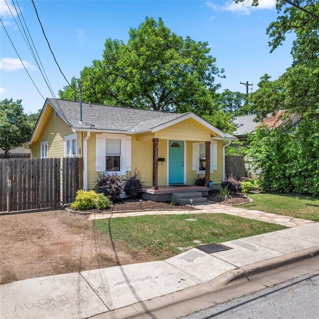 1208 Cedar Ave in Austin, TX - Building Photo - Building Photo