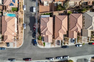 752 White Grotto St in Las Vegas, NV - Building Photo - Building Photo