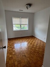 153 Lake Shore Rd, Unit 3 in Boston, MA - Foto de edificio - Building Photo
