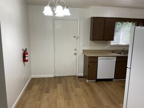 1790 Cromwell Dr in Akron, OH - Building Photo - Building Photo
