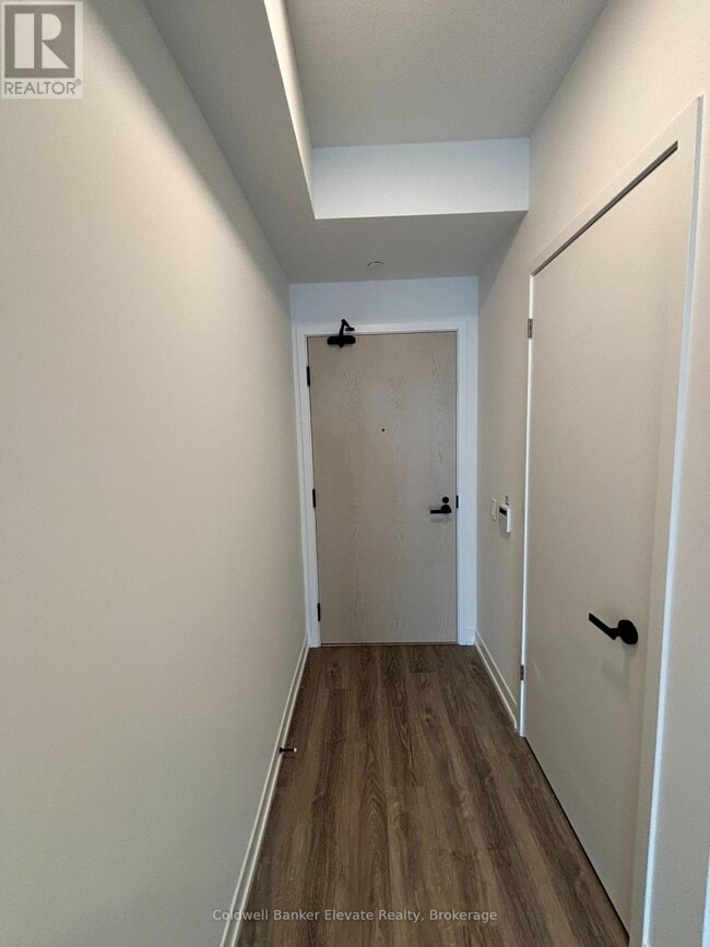 195 Commerce St in Vaughan, ON - Building Photo - Building Photo