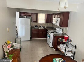 69 Hampshire Rd in Gloucester Township, NJ - Building Photo