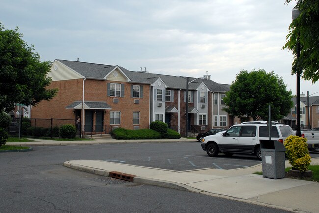 Wynona Lipman Gardens in Newark, NJ - Building Photo - Building Photo