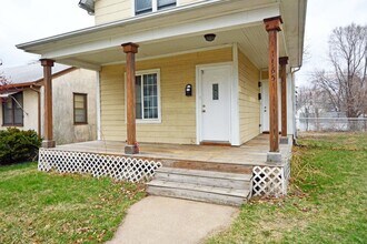 1165 Minnehaha Ave E-Unit -Unit 1 (Lower) in St. Paul, MN - Building Photo - Building Photo
