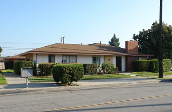 2015 E Almont Ave in Anaheim, CA - Building Photo - Building Photo