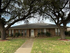 2301 Claridge Cir in Plano, TX - Building Photo