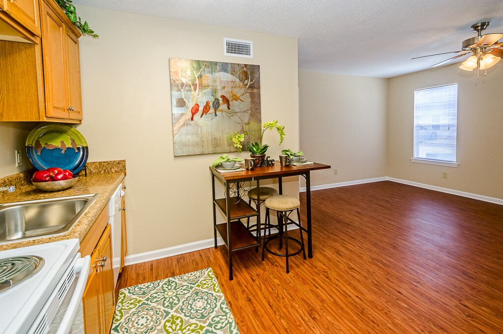 Robinwood Apartments in Mobile, AL