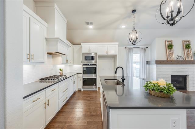 14304 Spitfire Trail in Roanoke, TX - Building Photo