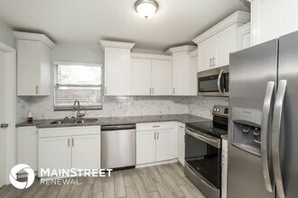 12038 134th Pl N in Largo, FL - Foto de edificio - Building Photo