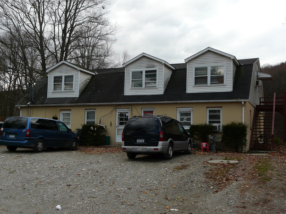 3 Brady Ln in Dover Plains, NY - Building Photo