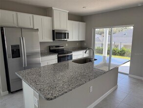 1200 Port Blue Wy in Lady Lake, FL - Building Photo - Building Photo