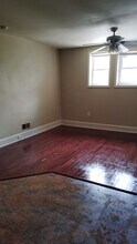 217 W 8th St in Chester, PA - Foto de edificio - Building Photo