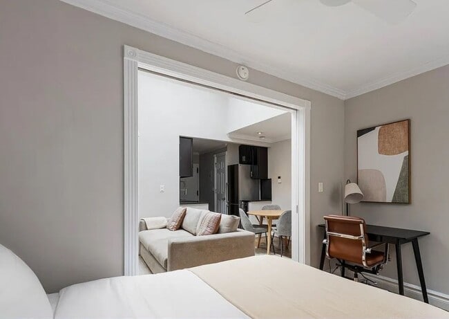 120 Christopher St, Unit 15 in New York, NY - Foto de edificio - Building Photo