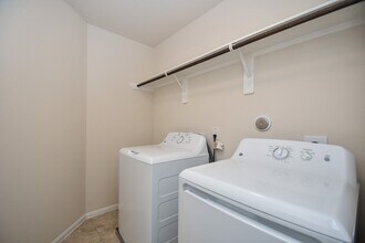 2738 Meandering Elm Trail in Houston, TX - Foto de edificio - Building Photo