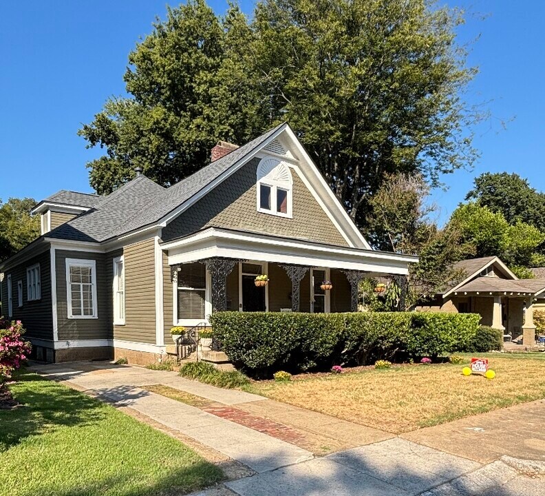 1570 Linden Ave in Memphis, TN - Foto de edificio