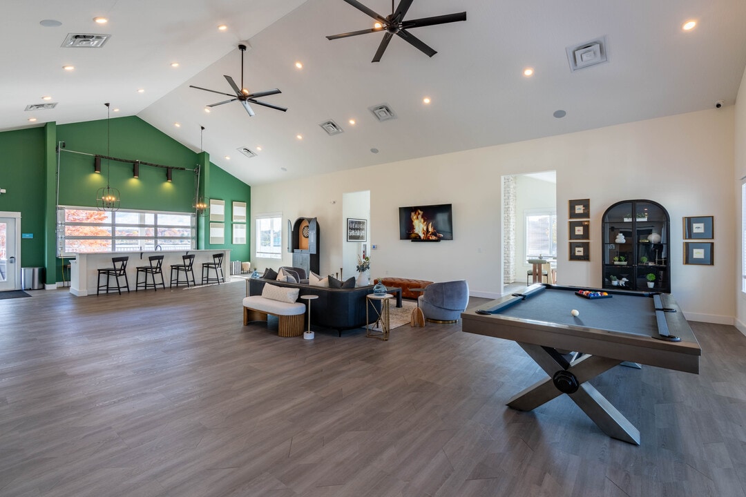 VC Park at Geauga Lake in Aurora, OH - Foto de edificio