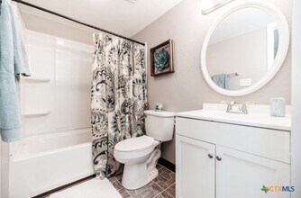 304 Palmwood Dr in Victoria, TX - Building Photo - Building Photo