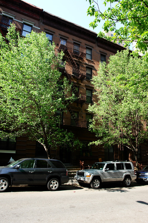 204 W 88th St in New York, NY - Building Photo