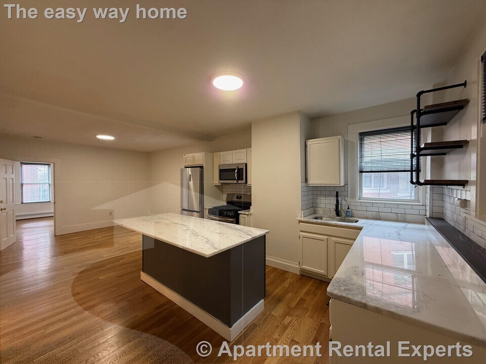 2 Elbow St in Boston, MA - Building Photo
