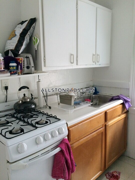 5 Walbridge St, Unit 18 in Boston, MA - Building Photo