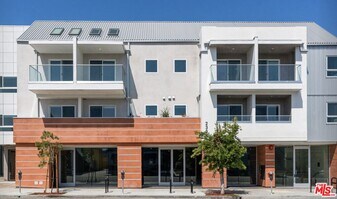 2336 Westwood Blvd in Los Angeles, CA - Building Photo